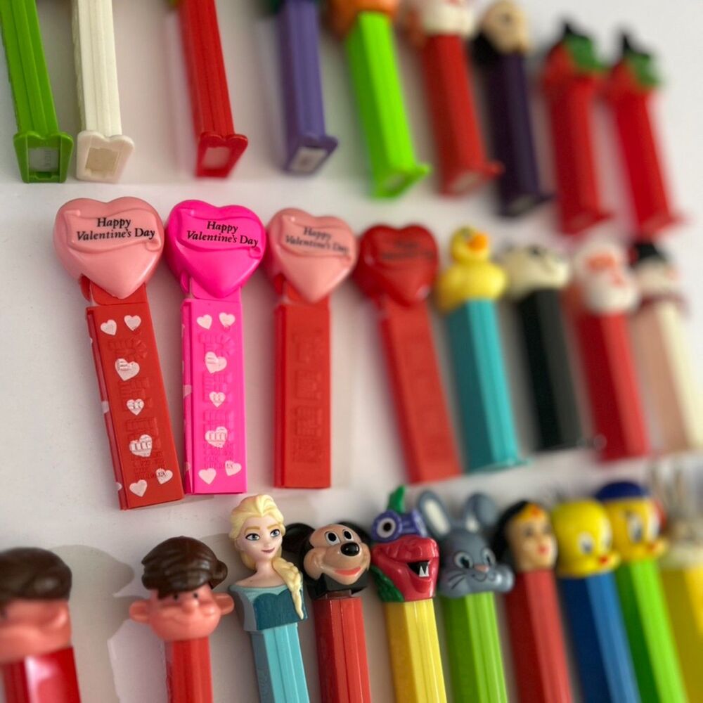 Lot of 28 Pez Dispensers from the 80-00s - Picture 3 of 3